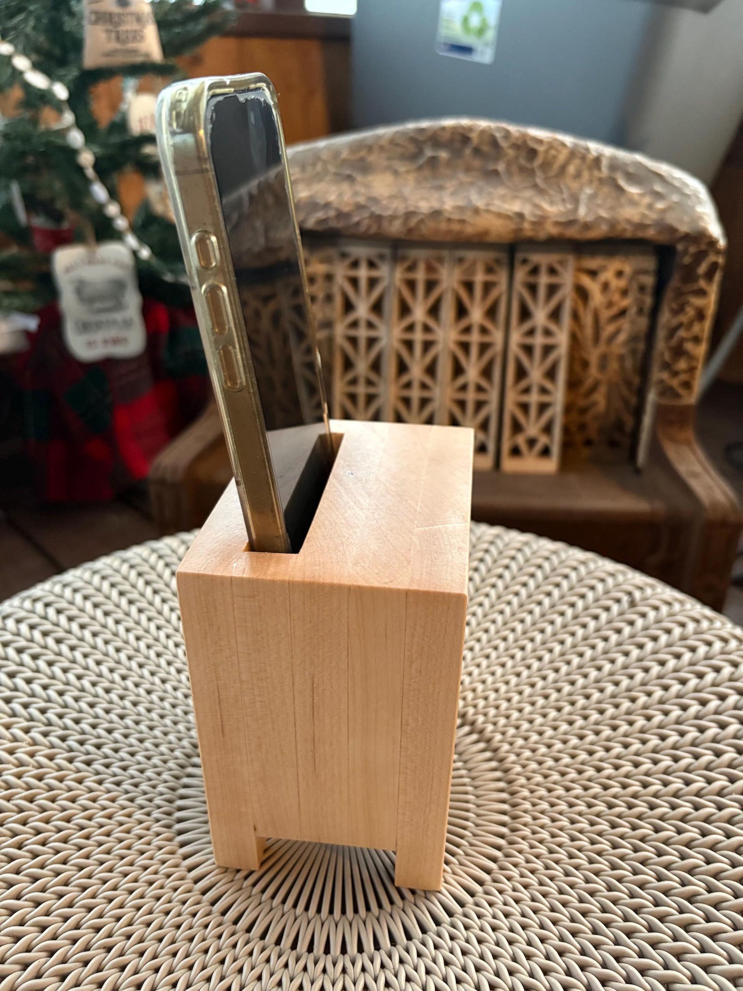 Handcrafted Wooden Passive Cell Phone Amplifier - No Power Needed Acoustic Speaker