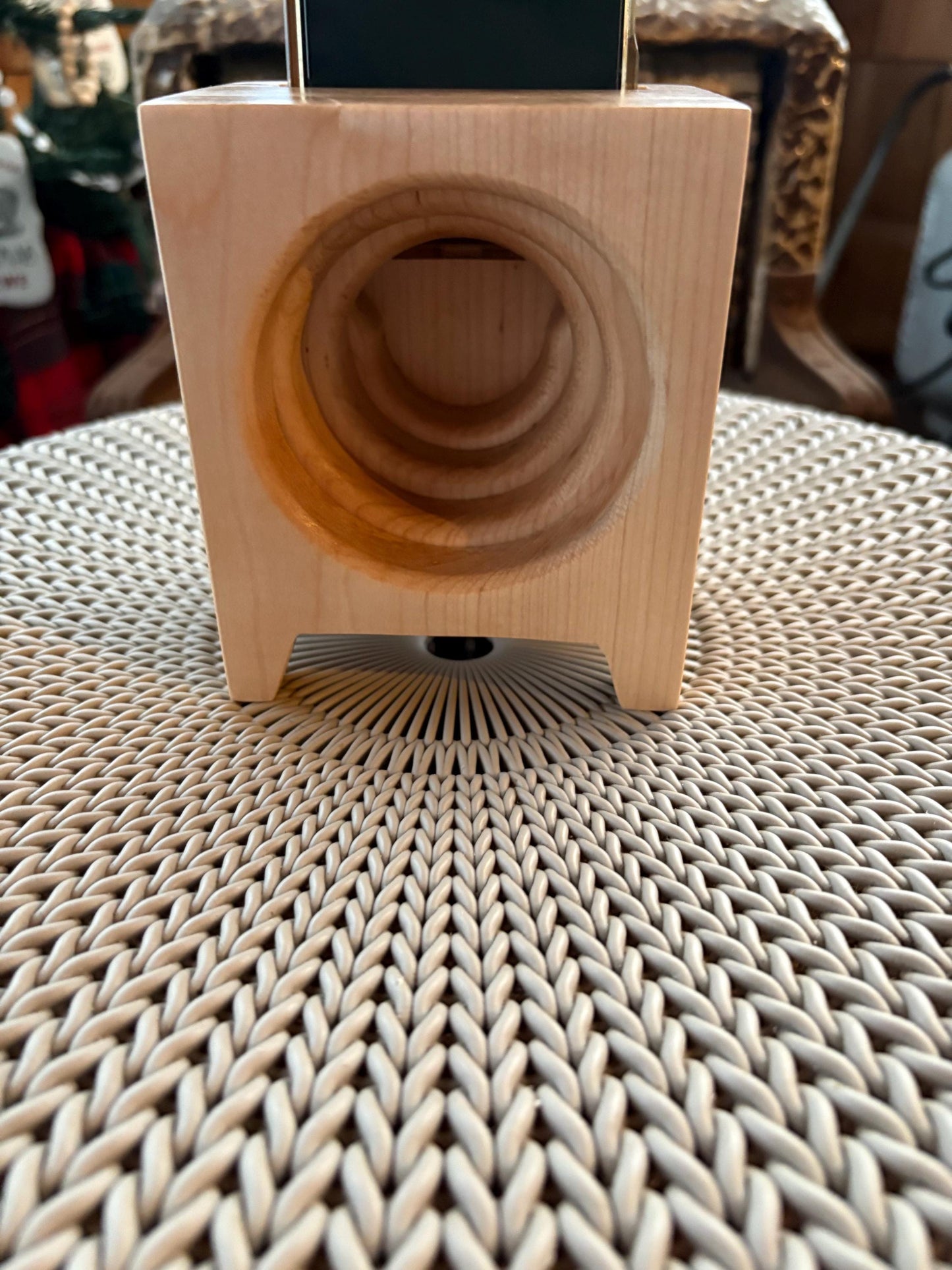 Handcrafted Wooden Passive Cell Phone Amplifier - No Power Needed Acoustic Speaker